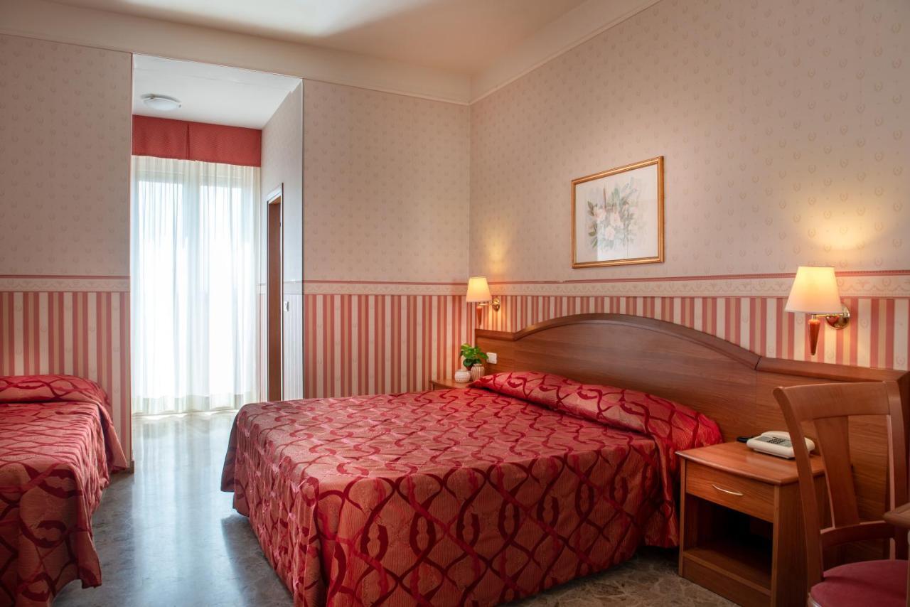 Hotel Tiffany 리미니 외부 사진