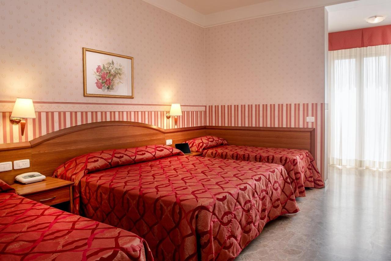 Hotel Tiffany 리미니 외부 사진