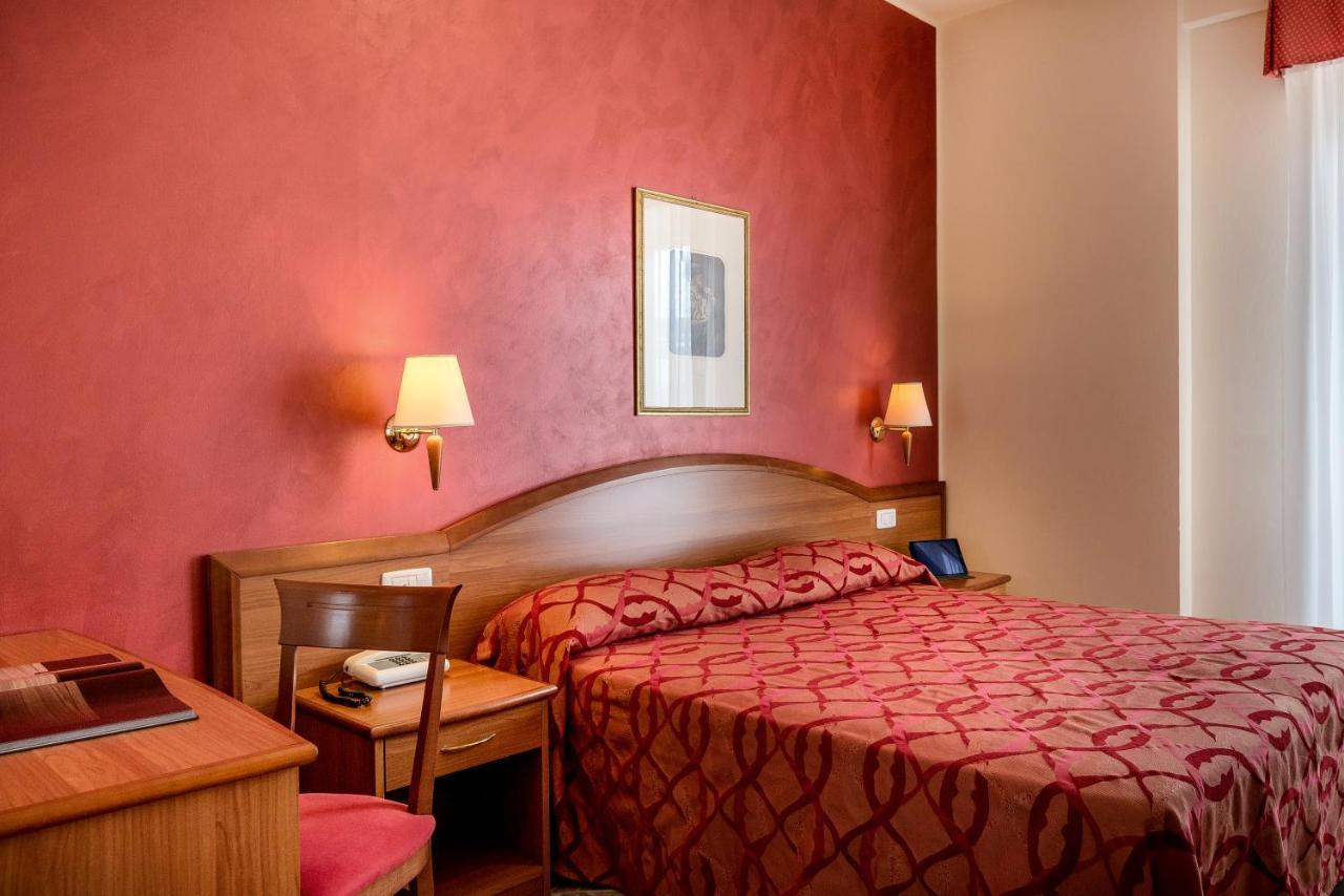 Hotel Tiffany 리미니 외부 사진
