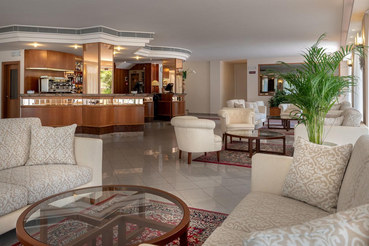 Hotel Tiffany 리미니 외부 사진