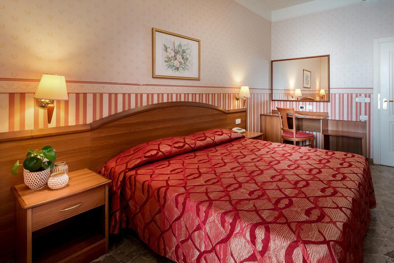 Hotel Tiffany 리미니 외부 사진
